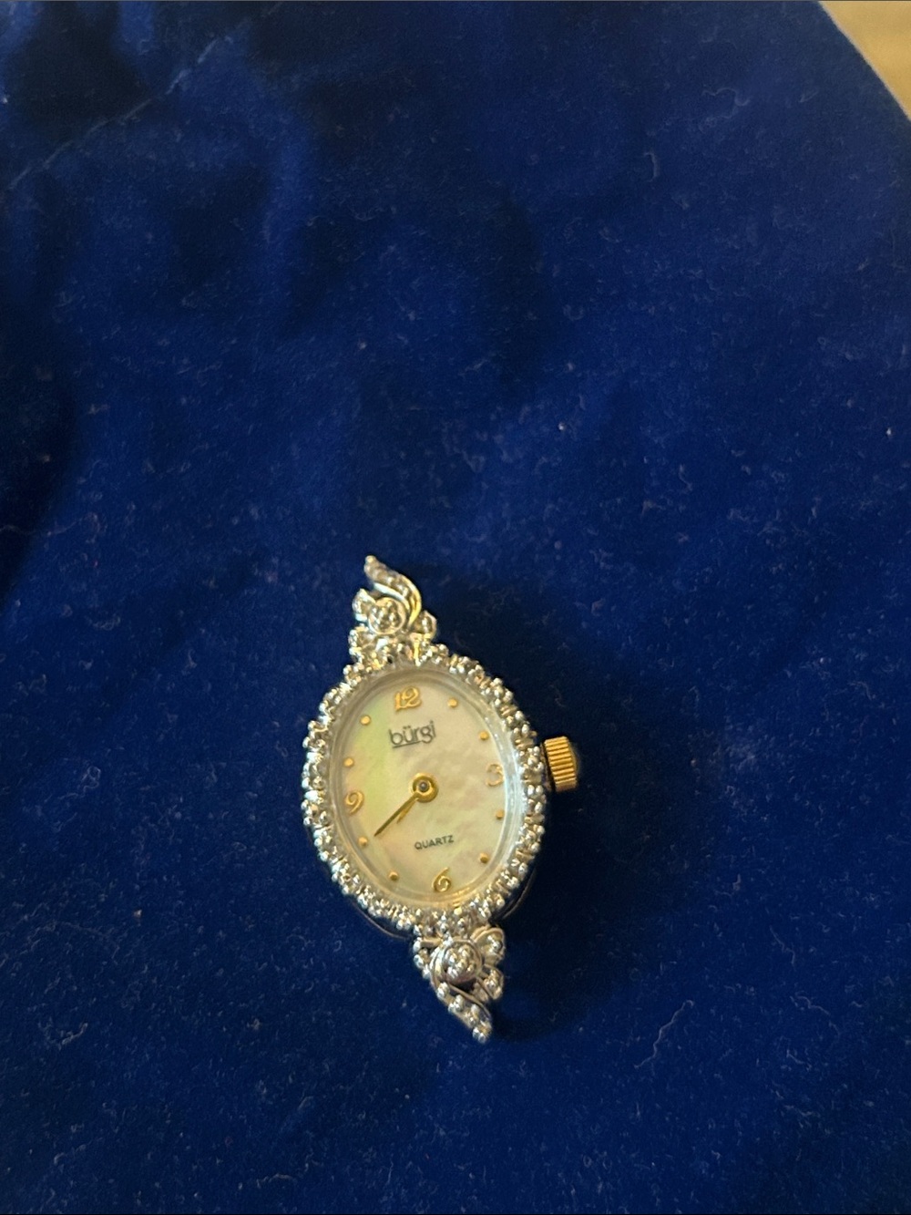 Vintage Style Oval Rhinestone Brooch in White and Silver